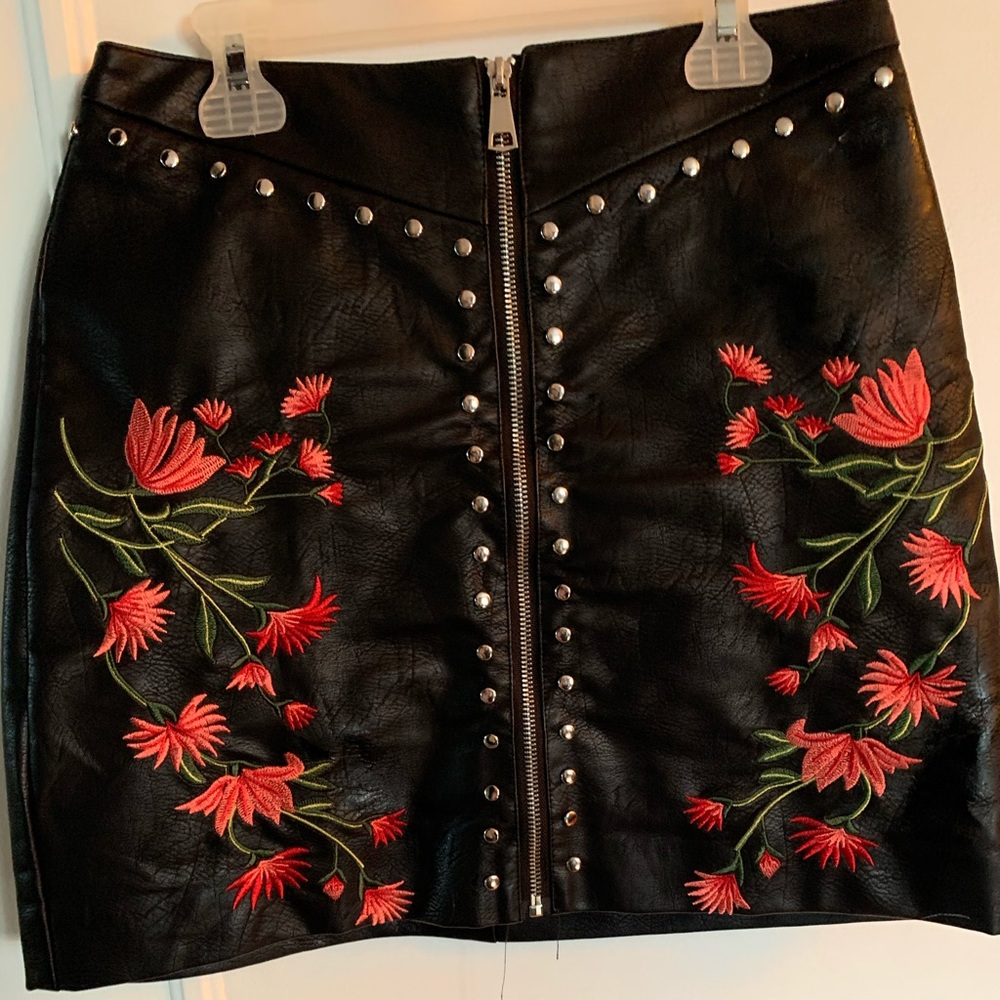 Super cute fake leather skirt, size medium